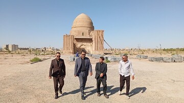 آغاز سنگ‌فرش ۴۶۰۰ مترمربعی محوطه مقبره تاریخی بابا لقمان سرخس