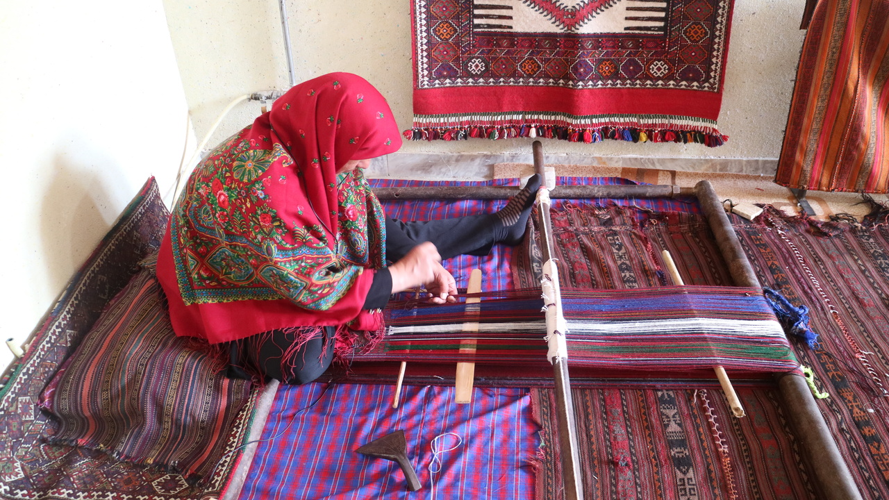 جاجیمِ کرمانج؛ بافته‌ای که خاطره، باور و کوچ را در تاروپود خود نگه داشته است