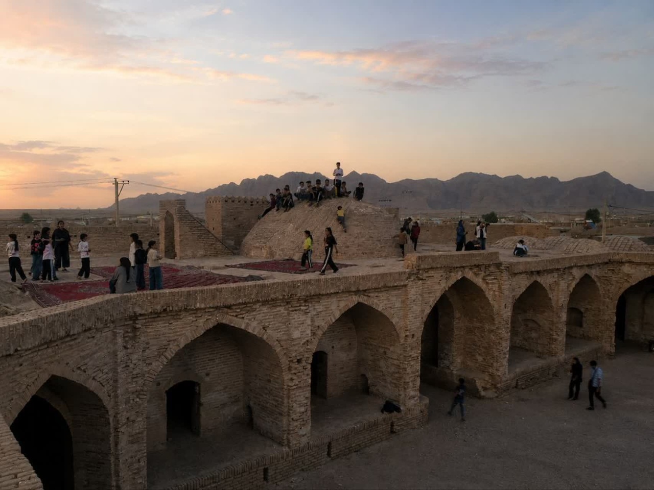 برگزاری کارگاه آموزش عکاسی نجوم در کاروانسرای تاریخی قاسمآباد بجستان