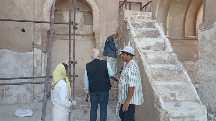 منبر تاریخی مسجد جامع افین بازسازی و مرمت می‌شود/ رفع خطر تخریب و بازسازی منبر تاریخی مسجد جامع افین