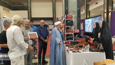 «شکوه همدلی» در ارومیه/ نمایش توانمندی بیش از ۷۰ هنرمند در نمایشگاه صنایع‌دستی