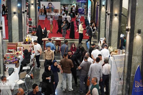 «شکوه همدلی» در ارومیه/ نمایش توانمندی بیش از ۷۰ هنرمند در نمایشگاه صنایع‌دستی