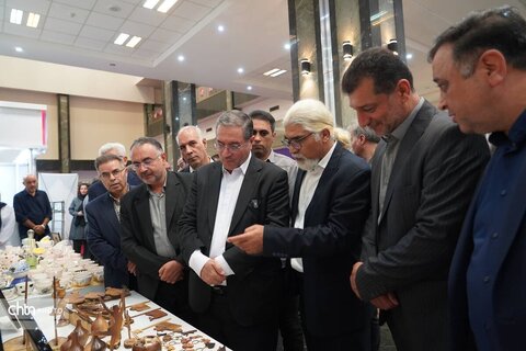 «شکوه همدلی» در ارومیه/ نمایش توانمندی بیش از ۷۰ هنرمند در نمایشگاه صنایع‌دستی