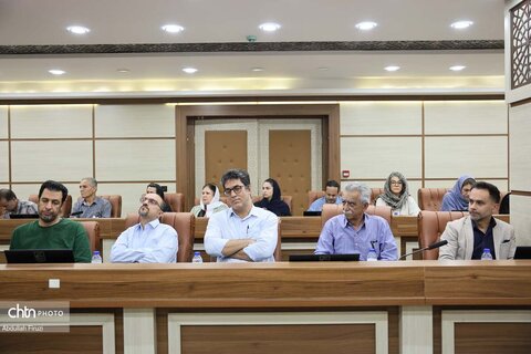 نشست صمیمی با اعضای انجمن‌ها و تشکل‌های مردم‌نهاد استان فارس