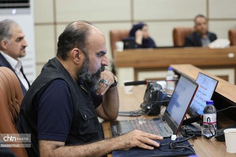 نشست صمیمی با اعضای انجمن‌ها و تشکل‌های مردم‌نهاد استان فارس