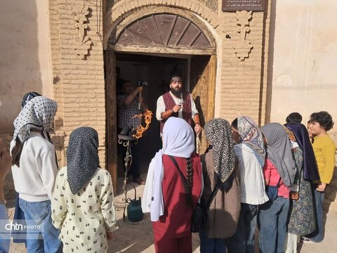 نخستین اتاق فرار شاهنامه‌ای کودکان کشور در آشتیان؛ تلفیق قصه، بازی و میراث فرهنگی برای نسل آینده