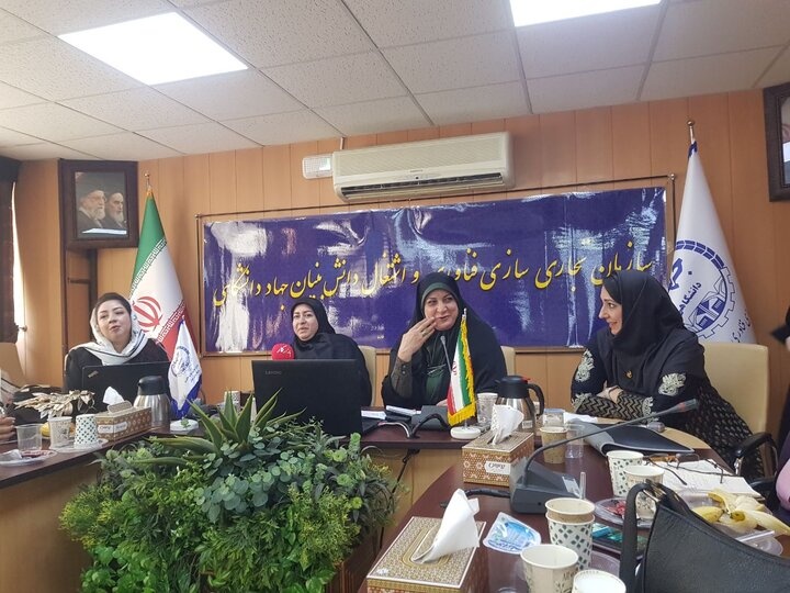 تلاش برای اتصال هنر سوزندوزی سیستان و بلوچستان به بازارهای داخلی و خارجی تلاش برای اتصال هنر سوزندوزی سیستان و بلوچستان به بازارهای داخلی و خارجی