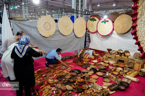 استقبال بی‌نظیر بازدیدکنندگان از هجدهمین نمایشگاه سراسری صنایع‌دستی همدان