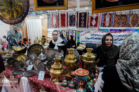 استقبال بی‌نظیر بازدیدکنندگان از هجدهمین نمایشگاه سراسری صنایع‌دستی همدان