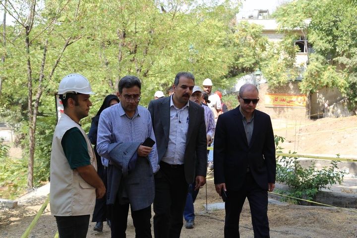 بازدید نمایندگان دفتر مدیریت عملکرد وزارت میراث‌فرهنگی از پروژه استحکام‌بخشی صاحبقرانیه