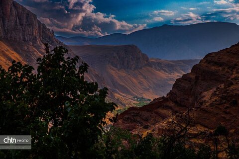 قلعه ماکو؛ شگفتی معماری زیرصخره ای