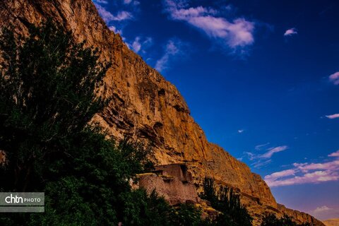 قلعه ماکو؛ شگفتی معماری زیرصخره ای
