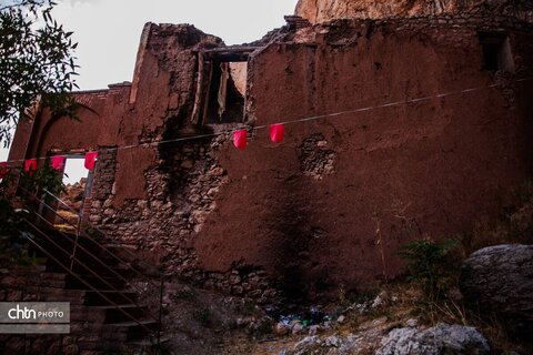 قلعه ماکو؛ شگفتی معماری زیرصخره ای