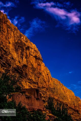 قلعه ماکو؛ شگفتی معماری زیرصخره ای