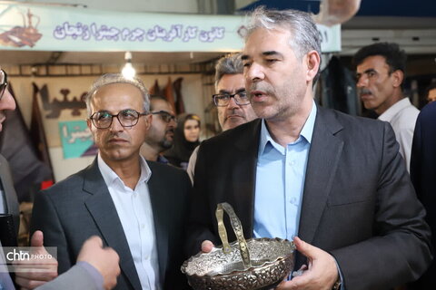 بازدید معاون توسعه مدیریت و منابع و سرپرست معاونت صنایع دستی وزارت از نمایشگاه ملی صنایع دستی زنجان