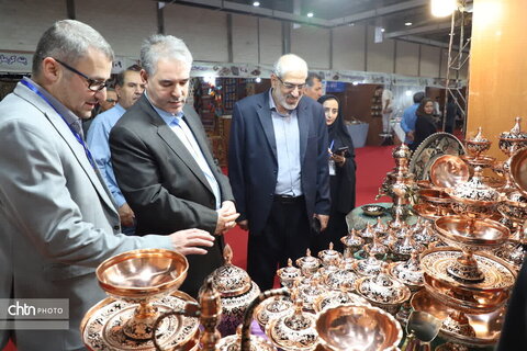 بازدید معاون توسعه مدیریت و منابع و سرپرست معاونت صنایع دستی وزارت از نمایشگاه ملی صنایع دستی زنجان