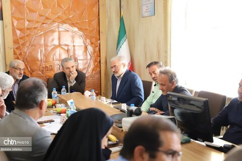 گفت‌وگوی صمیمانه معاون وزیر با کارکنان میراث فرهنگی زنجان؛ تأکید بر نقش کلیدی سرمایه‌های انسانی در ارتقای خدمات