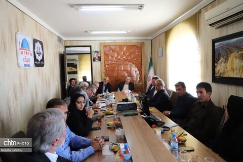 گفت‌وگوی صمیمانه معاون وزیر با کارکنان میراث فرهنگی زنجان؛ تأکید بر نقش کلیدی سرمایه‌های انسانی در ارتقای خدمات