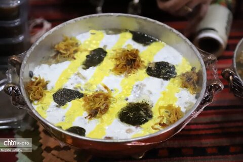 غرفه های پخت آش در اولین روز از نوزدهمین جشنواره ملی آش