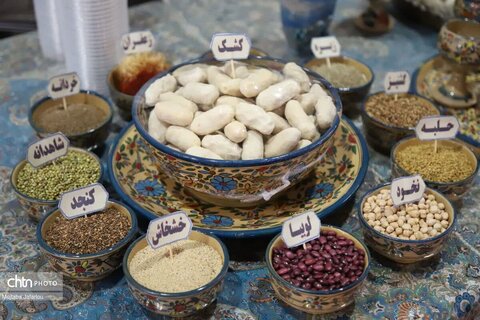 غرفه های پخت آش در اولین روز از نوزدهمین جشنواره ملی آش