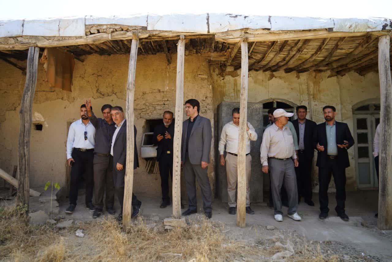 ظرفیت‌های گردشگری و صنایع‌دستی قروه درگزین و دمق، محور بررسی مدیرکل میراث‌فرهنگی همدان