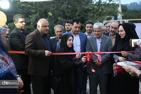 افتتاح نمایشگاه صنایع‌دستی گلستان در ناهارخوران/ تأکید بر توسعه بازار فروش و برندسازی محصولات استان