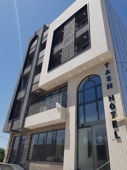 بهره برداری از هتل یک ستاره تاش بندر دلوار در هفته دولت ۱۴۰۵
