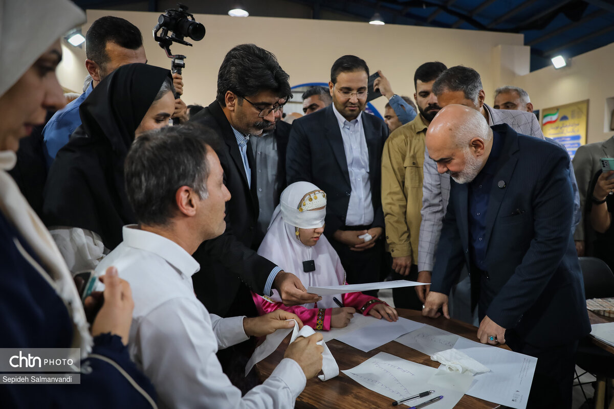 برپایی نمایشگاه هفته دولت در پایگاه میراث جهانی چغازنبیل/ از سفالگری تا تجربه لمس میراثجهانی با بریل