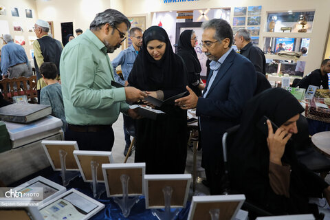 قاب‌هایی از شب دوم غرفه میراث‌فرهنگی خوزستان در نمایشگاه هفته دولت اهواز