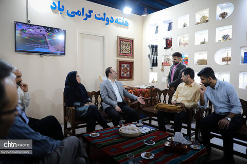 قاب‌هایی از شب دوم غرفه میراث‌فرهنگی خوزستان در نمایشگاه هفته دولت اهواز