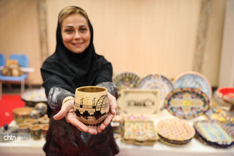 قاب‌هایی از شب دوم غرفه میراث‌فرهنگی خوزستان در نمایشگاه هفته دولت اهواز