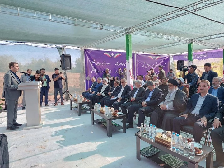 بوستان سرای وحشی بافقی به کانون فرهنگی و گردشگری بافق تبدیل می‌شود