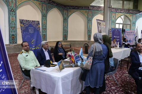 برگزاری میز خدمت ادارات در مصلی بزرگ امام خمینی شهر اراک
