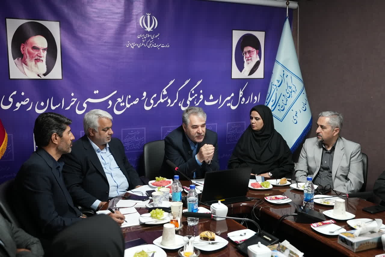 معیشت و افزایش پرداختی‌ها به همکاران دغدغه مورد تاکید وزیر است