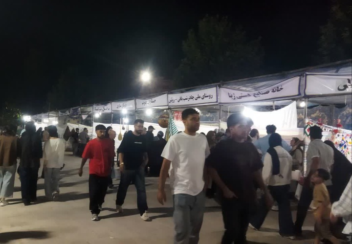 نمایشگاه صنایع‌دستی اسفراین به روز پایانی رسید/ حضور هنرمندان ۷ شهرستان استان