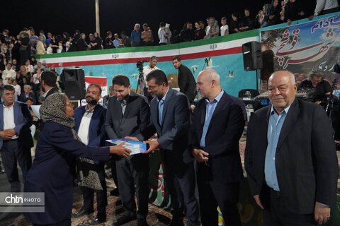 عطر اصالت و طعم نان فتیر در چهارمین جشنواره ملی بادام قوشچی
