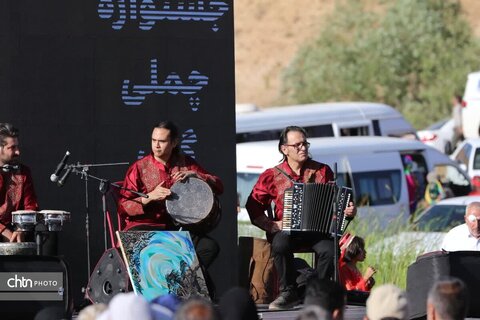 اسقبال بی‌نظیر گردشگران از سومین رویداد گردشگری چمن متحرک چملی‌گول تکاب