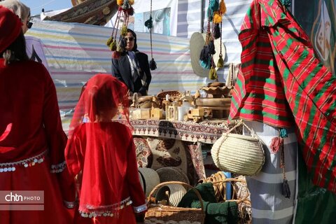 اسقبال بی‌نظیر گردشگران از سومین رویداد گردشگری چمن متحرک چملی گول تکاب