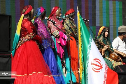 اسقبال بی‌نظیر گردشگران از سومین رویداد گردشگری چمن متحرک چملی گول تکاب