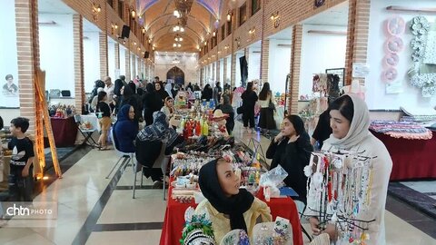 برپایی نمایشگاه های صنایع‌دستی و مشاغل خانگی در سطح استان تهران به مناسبت هفته دولت