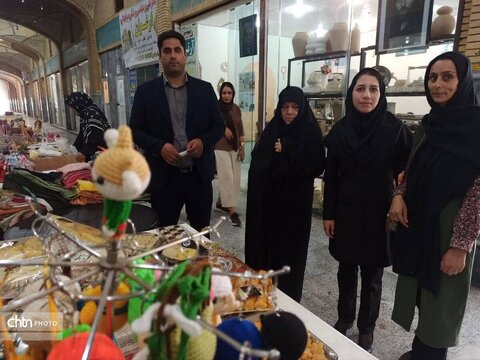 برپایی نمایشگاه های صنایع‌دستی و مشاغل خانگی در سطح استان تهران به مناسبت هفته دولت