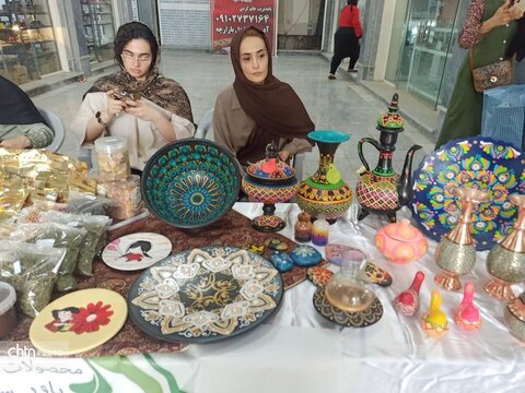 برپایی نمایشگاه های صنایع‌دستی و مشاغل خانگی در سطح استان تهران به مناسبت هفته دولت