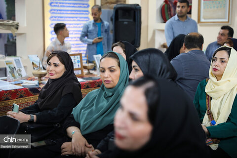 قاب‌هایی از شب سوم غرفه میراث‌فرهنگی خوزستان در نمایشگاه هفته دولت اهواز