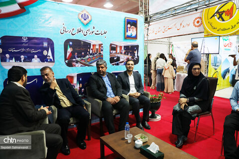 قاب‌هایی از شب سوم غرفه میراث‌فرهنگی خوزستان در نمایشگاه هفته دولت اهواز