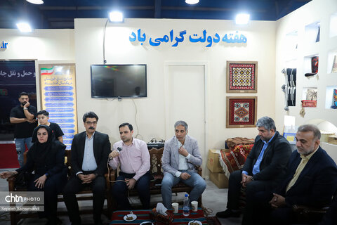 قاب‌هایی از شب سوم غرفه میراث‌فرهنگی خوزستان در نمایشگاه هفته دولت اهواز