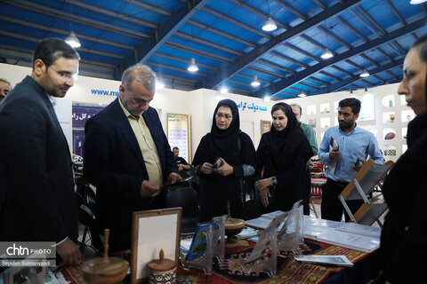 قاب‌هایی از شب سوم غرفه میراث‌فرهنگی خوزستان در نمایشگاه هفته دولت اهواز