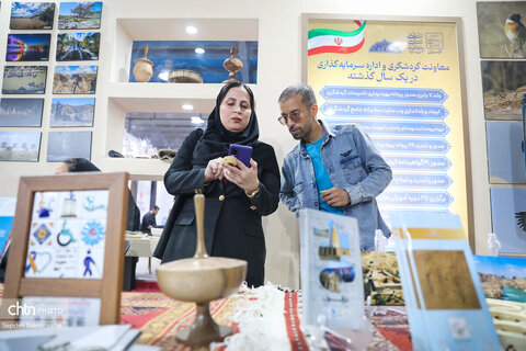 قاب‌هایی از شب سوم غرفه میراث‌فرهنگی خوزستان در نمایشگاه هفته دولت اهواز