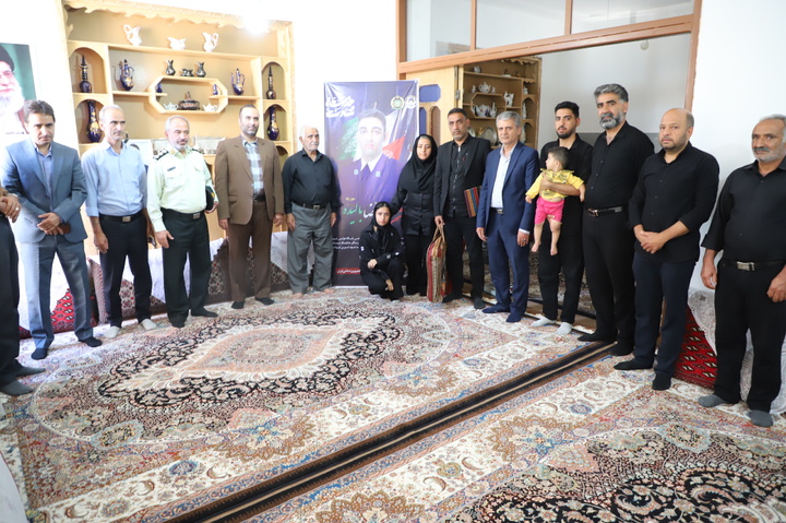 شهدا میراث معنوی ما هستند و رشادت آنها در جنگ ایران را سربلند کرد