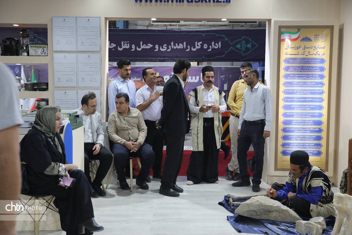پاسداشت هنر سنگ‌تراشی سنتی بختیاری در نمایشگاه هفته دولت خوزستان
