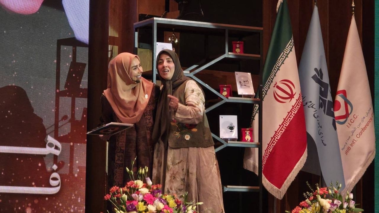 برگزیدگان پنجمین جشنواره معرفی شدند/ گردهمایی صداهای ماندگار رادیو در شب اختتامیه برگزیدگان پنجمین جشنواره معرفی شدند/ گردهمایی صداهای ماندگار رادیو در شب اختتامیه